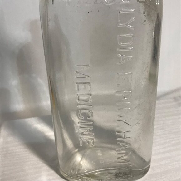 Vintage Lydia E. Pinkham's Medicine Glass Bottle 14 1/2 Ozs Made In Canada - Picture 6 of 10